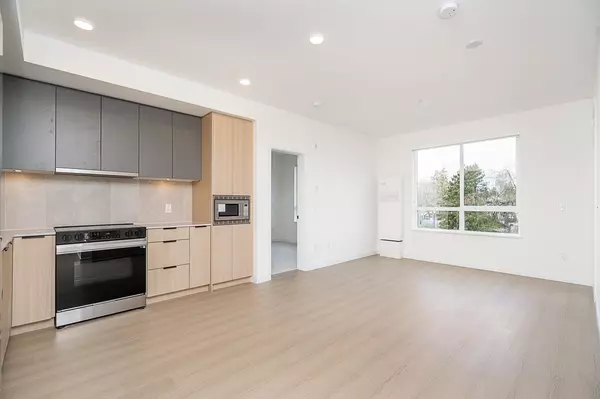 Surrey, BC V3V 0G8,9456 134 ST #309