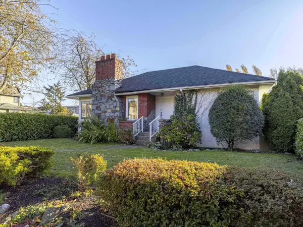 Vancouver, BC V6R 1M4,3806 W 3rd AVE