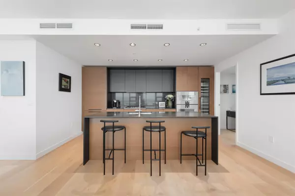 Vancouver, BC V6Z 0G7,1289 Hornby ST #5501