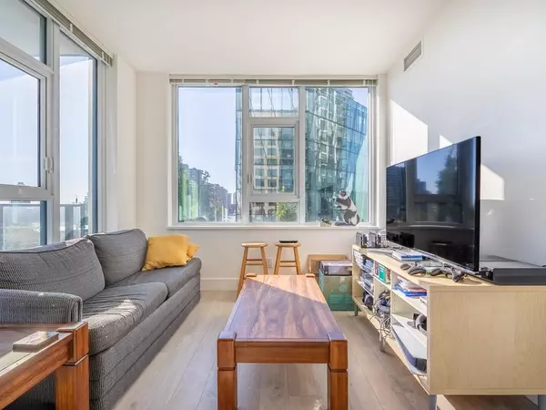 Burnaby, BC V3N 0G9,7388 Kingsway #510