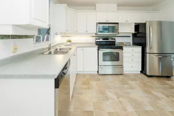 Maple Ridge, BC V2X 3N8,12148 224 ST #301