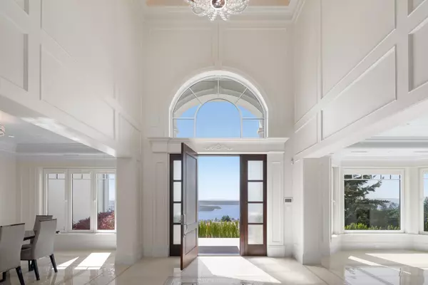 West Vancouver, BC V7S 2N4,1365 Whitby RD