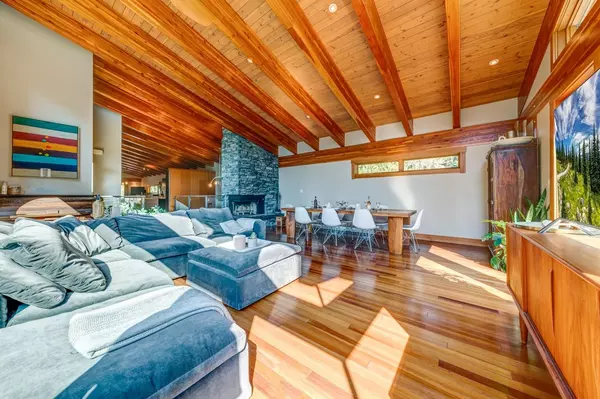 Whistler, BC V8E 0G5,9557 Emerald DR