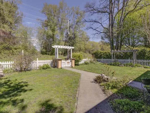 Abbotsford, BC V2S 7Y9,34866 Clayburn RD