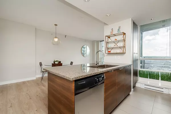 Coquitlam, BC V3B 0C4,2968 Glen DR #1601