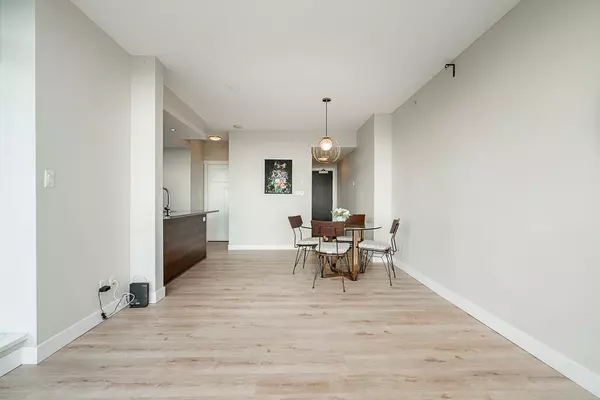 Coquitlam, BC V3B 0C4,2968 Glen DR #1601