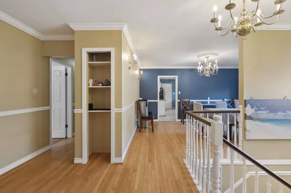 West Vancouver, BC V7S 1N5,1645 Taylor WAY