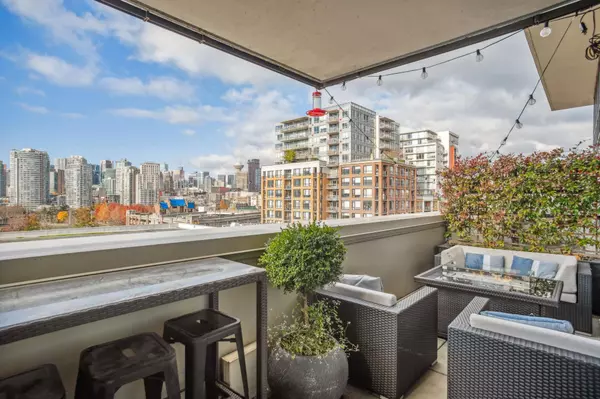 Vancouver, BC V6A 0B1,718 Main ST #802