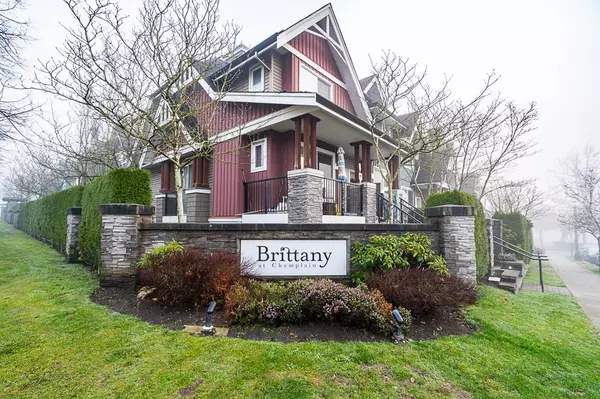 7088 Mont Royal SQ #404,  Vancouver,  BC V5S 4X7