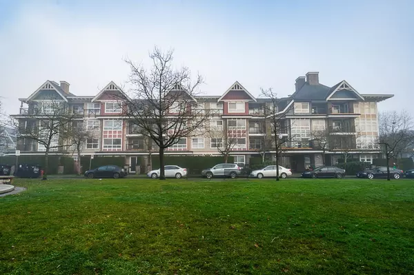 Vancouver, BC V5S 4X7,7088 Mont Royal SQ #404