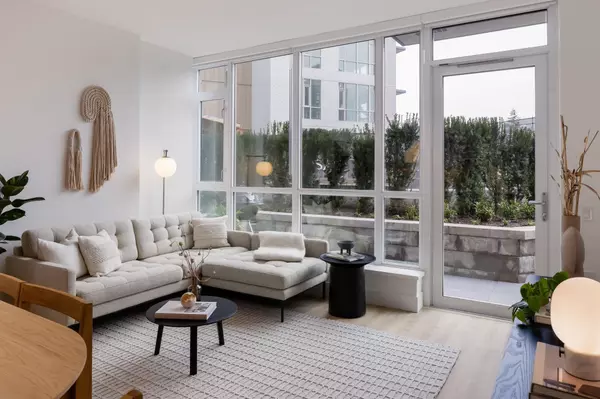 North Vancouver, BC V0V 0V0,2325 Emery CT #001