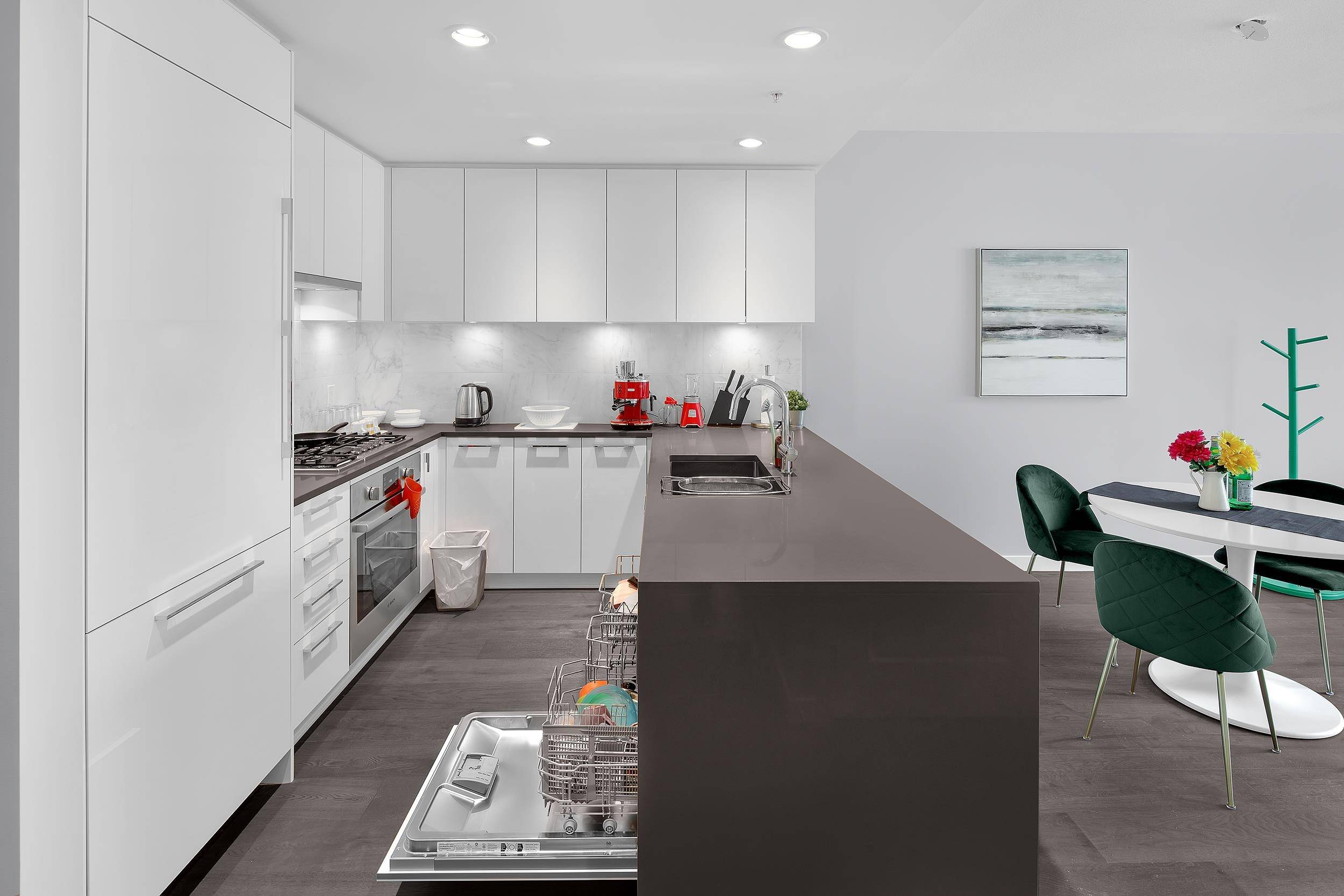 Vancouver, BC V6S 0K7,5687 Gray AVE #401