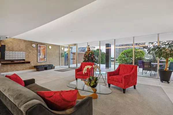 West Vancouver, BC V7V 1A5,2135 Argyle AVE #303