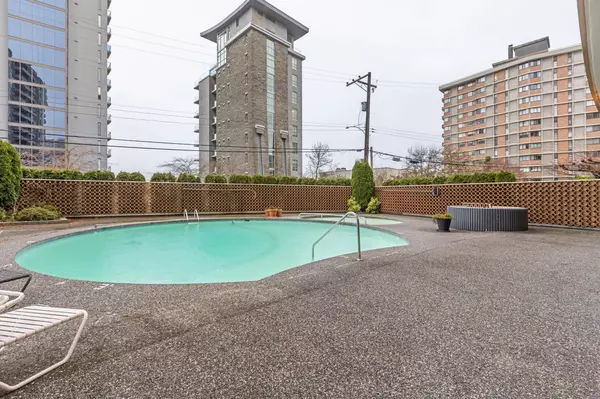 West Vancouver, BC V7V 1A5,2135 Argyle AVE #303