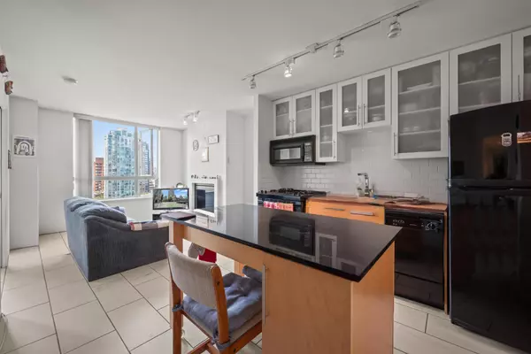 Vancouver, BC V6B 1E6,1225 Richards ST #1801