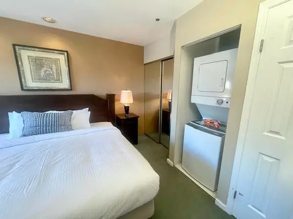 Whistler, BC V8E 1H9,4293 Mountain SQ #905