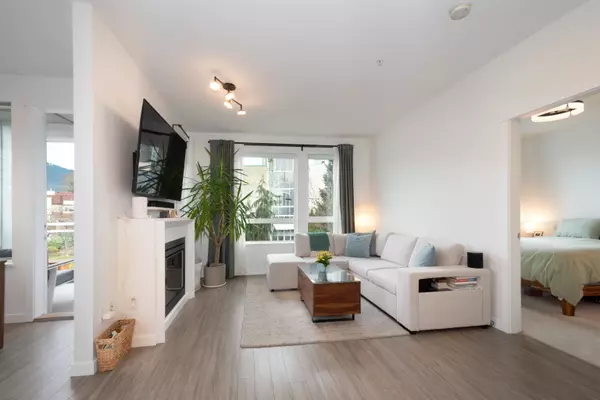 North Vancouver, BC V7M 0C2,217 W 8th ST #204