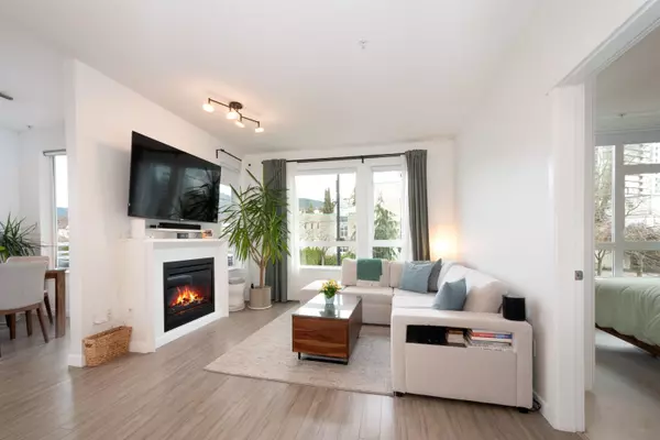 North Vancouver, BC V7M 0C2,217 W 8th ST #204