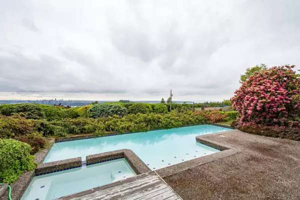 West Vancouver, BC V7S 1R2,670 Fairmile RD