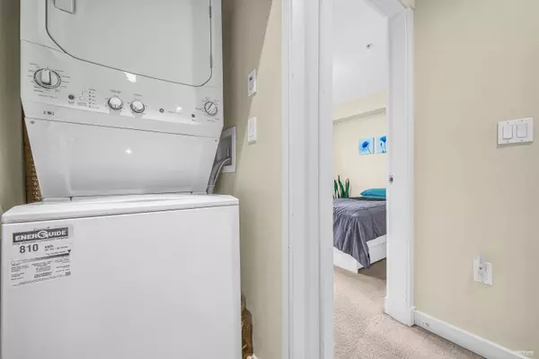 Vancouver, BC V5X 1X3,329 W 59th AVE