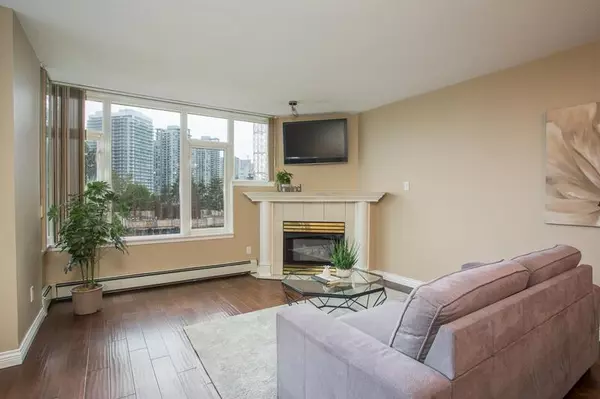 Surrey, BC V3T 5T1,13880 101 AVE #607