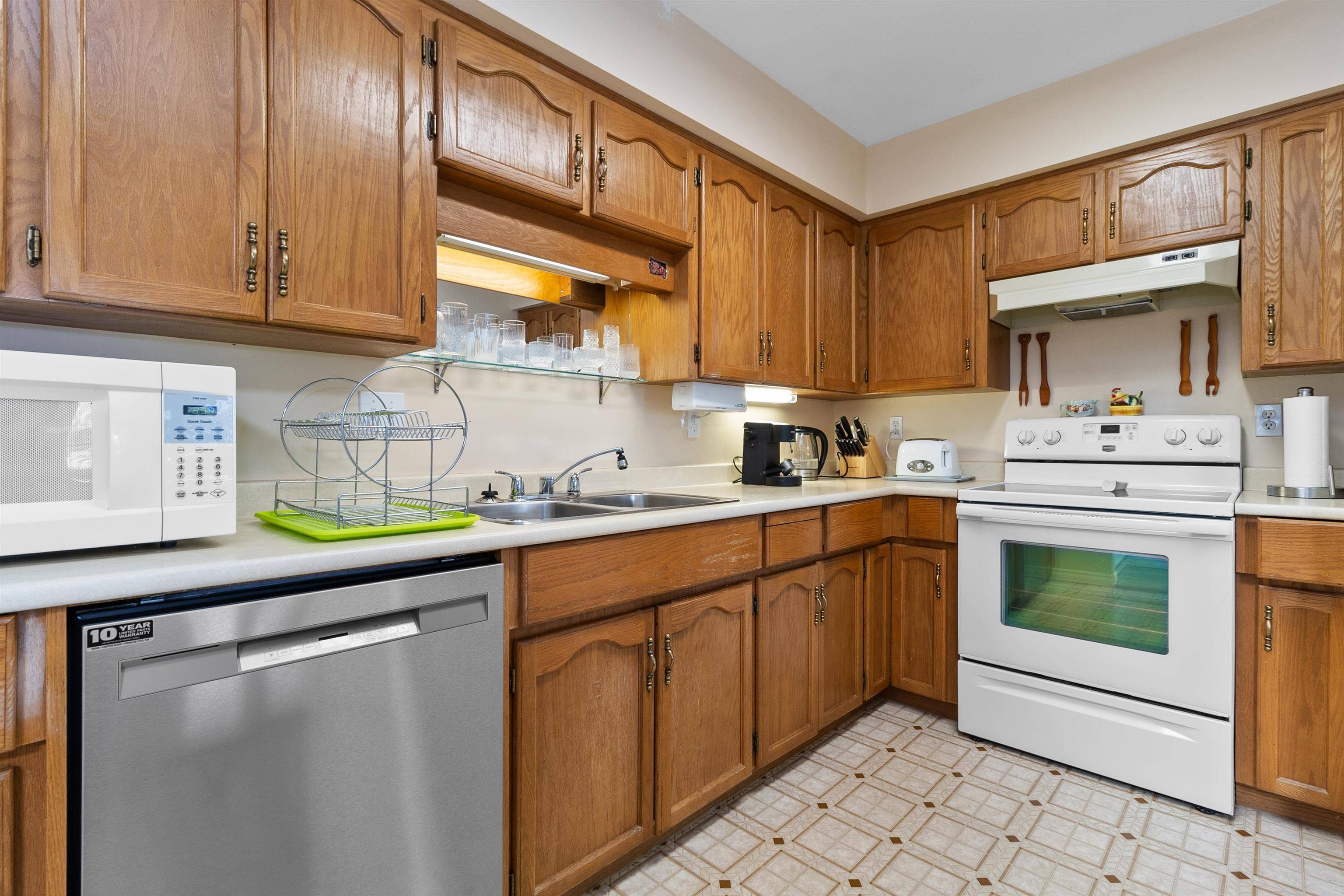 Chilliwack, BC V2P 4Y3,8725 Elm DR #308