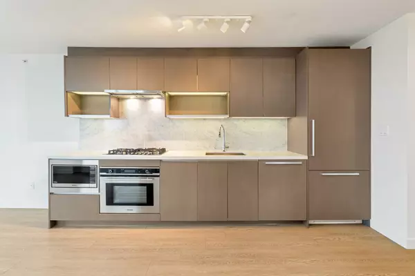 Surrey, BC V3T 0L5,13696 100 AVE #1909