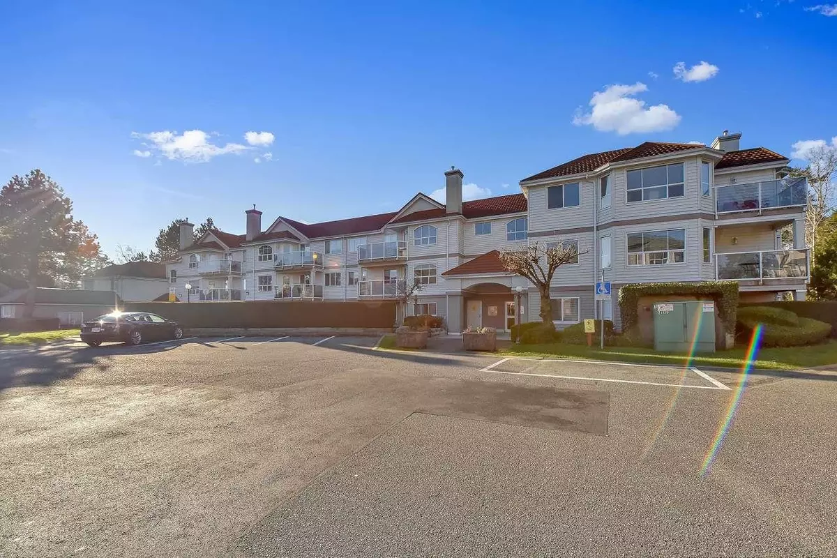 Surrey, BC V3W 2M7,12733 72 AVE #110