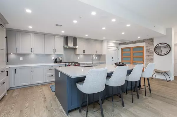 Tsawwassen, BC V4M 0A5,5055 Springs BLVD #108