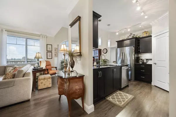 Maple Ridge, BC V2X 9C8,11862 226 ST #401
