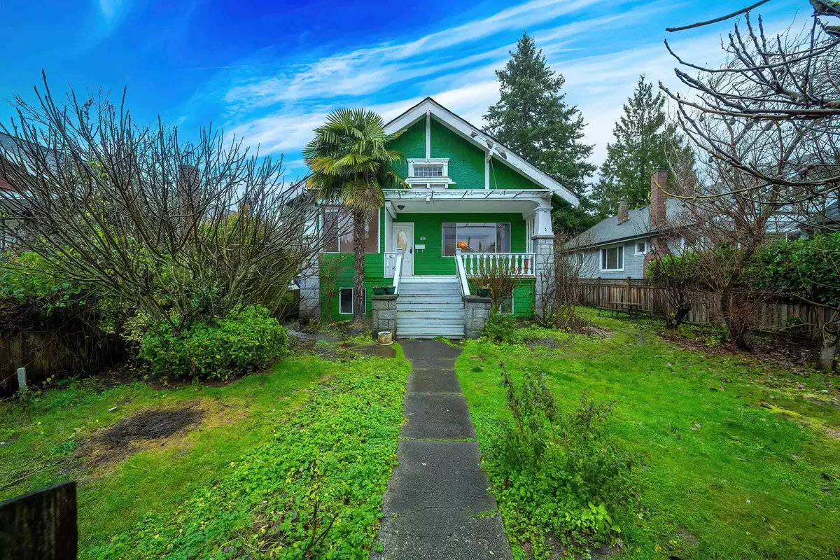 Vancouver, BC V6K 1T8,3045 W 5th AVE