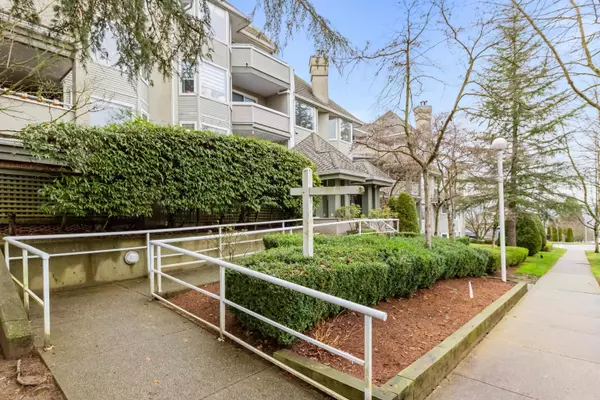 Burnaby, BC V5G 4V6,3183 Esmond AVE #308