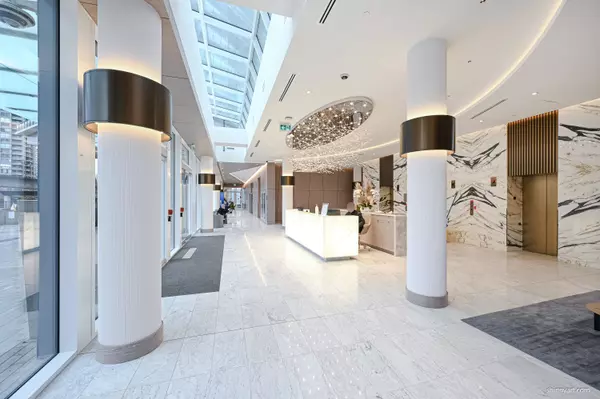 Burnaby, BC V5C 0M8,4720 Lougheed HWY #1701