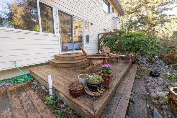 Sechelt, BC V7Z 0H1,1585 Field RD #306