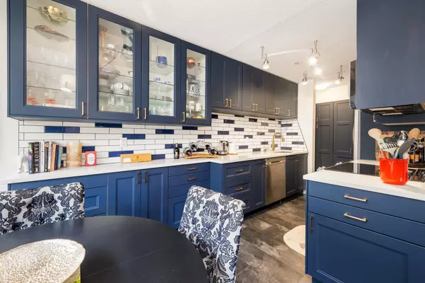 North Vancouver, BC V7M 2N6,1550 Chesterfield AVE #102