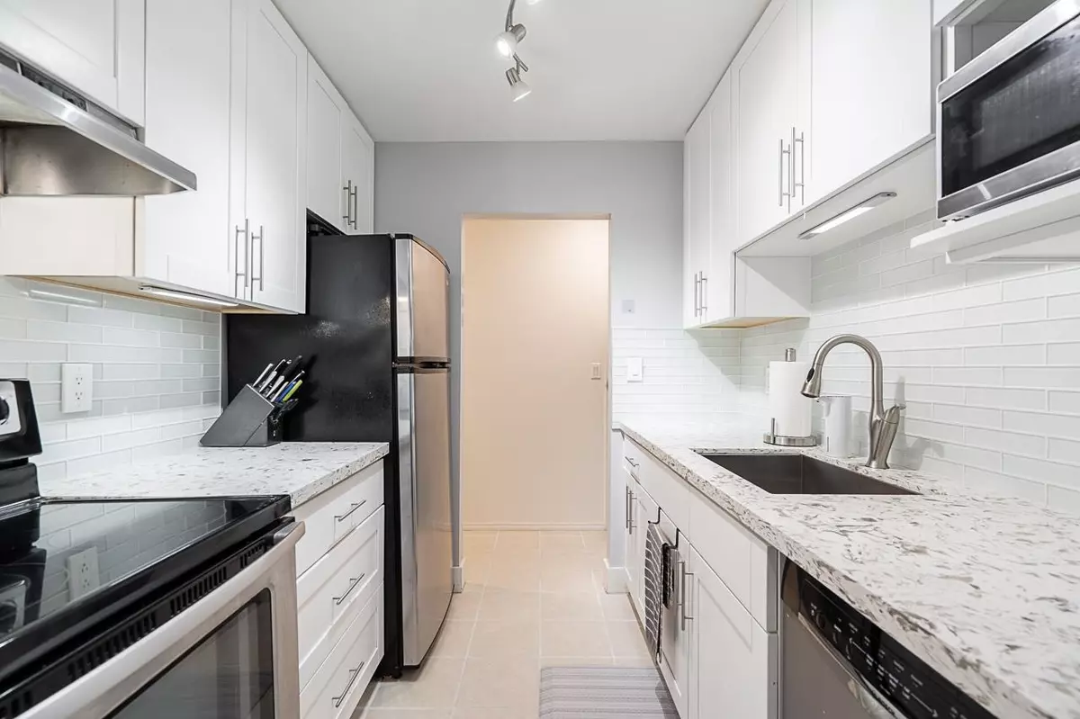 Richmond, BC V6Y 3A3,8540 Citation DR #102