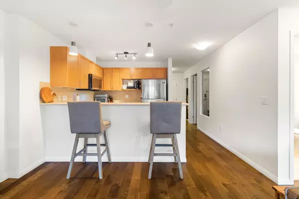 Surrey, BC V4A 9T4,15188 22 AVE #206