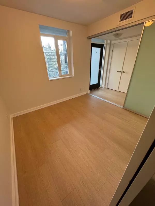 Vancouver, BC V6B 0L1,1372 Seymour ST #613