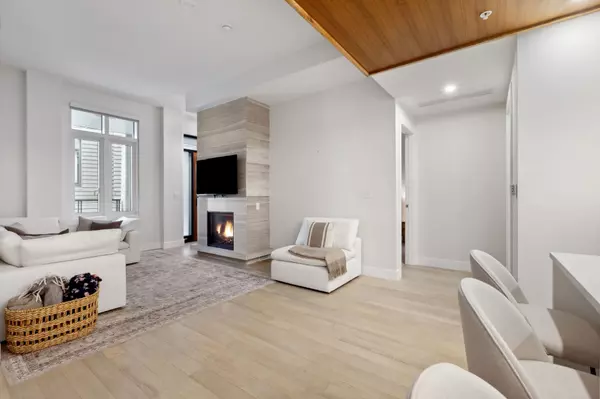 West Vancouver, BC V7X 2B2,6693 Nelson AVE #203