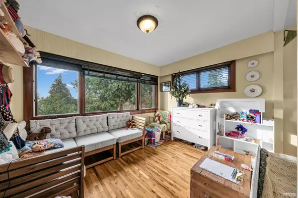 West Vancouver, BC V7T 2H7,1488 Palmerston AVE