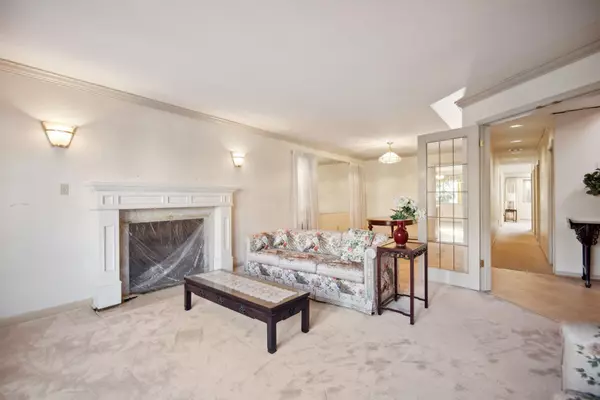 Vancouver, BC V6L 1H2,2760 W 20th AVE