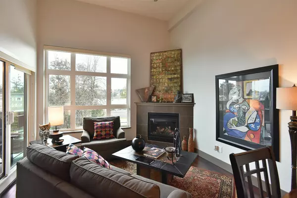 Sechelt, BC V7Z 0J3,5682 Wharf AVE #307