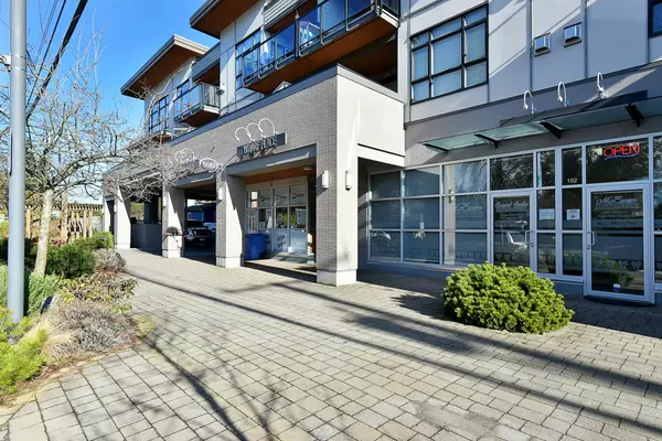 Sechelt, BC V7Z 0J3,5682 Wharf AVE #307