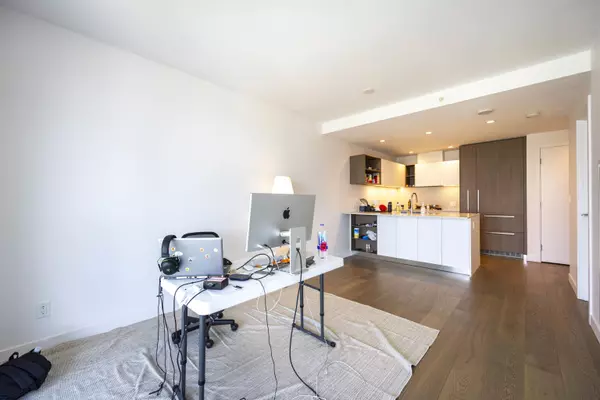 Burnaby, BC V5H 0K2,6000 Mckay AVE #3805