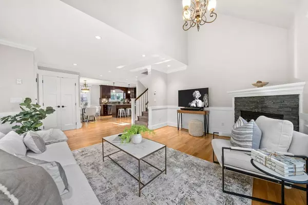 North Vancouver, BC V7N 3N2,3375 Chesterfield AVE