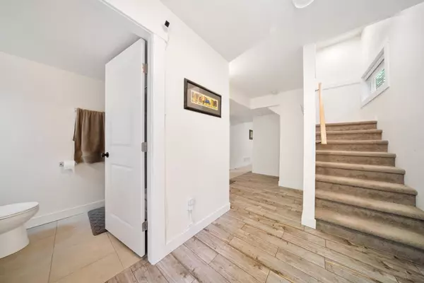 Hope, BC V0X 1L0,548 Park ST #6