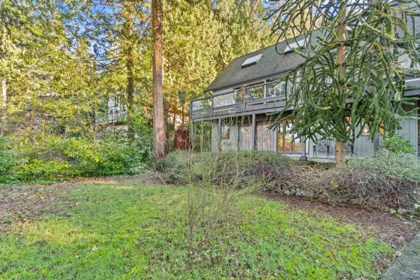 Lions Bay, BC V0N 2E0,310 Bayview RD