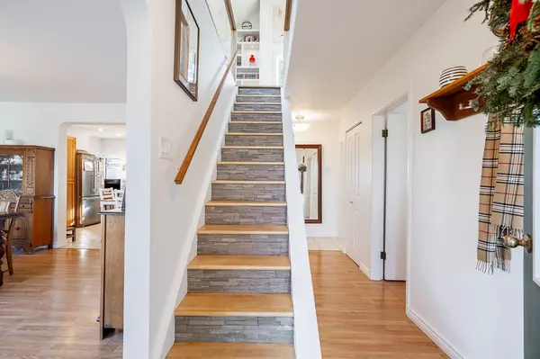 Burnaby, BC V3N 1Y2,8464 15th AVE