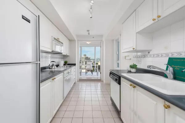 Vancouver, BC V6H 4C3,2988 Alder ST #1008