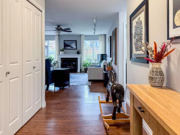 Sechelt, BC V7Z 0N8,5796 Genni's WAY